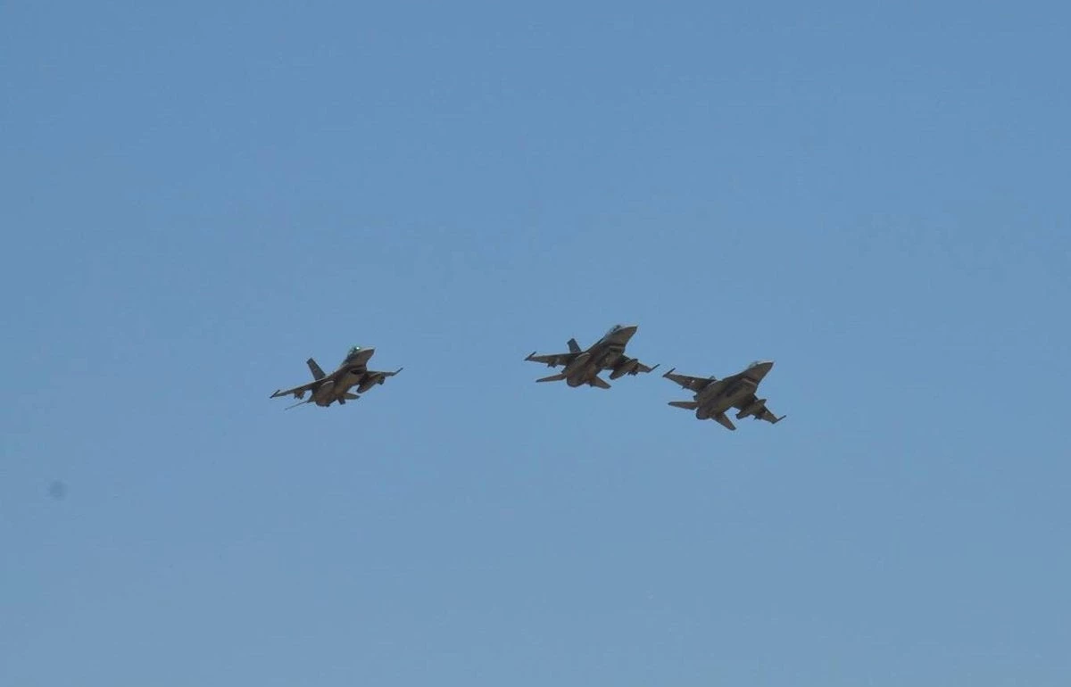 Αξονας Συρίας-Ιράκ-Ιράν με ρωσικές ευλογίες: Η Συρία ανακοίνωσε την απόκτηση των S-300 – Ιρακινά F-16 βομβαρδίζουν το ISIS εντός συριακού εδάφους!